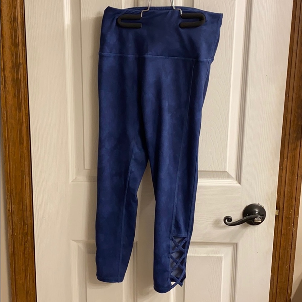 Gaiam blue capri length cross cross legging